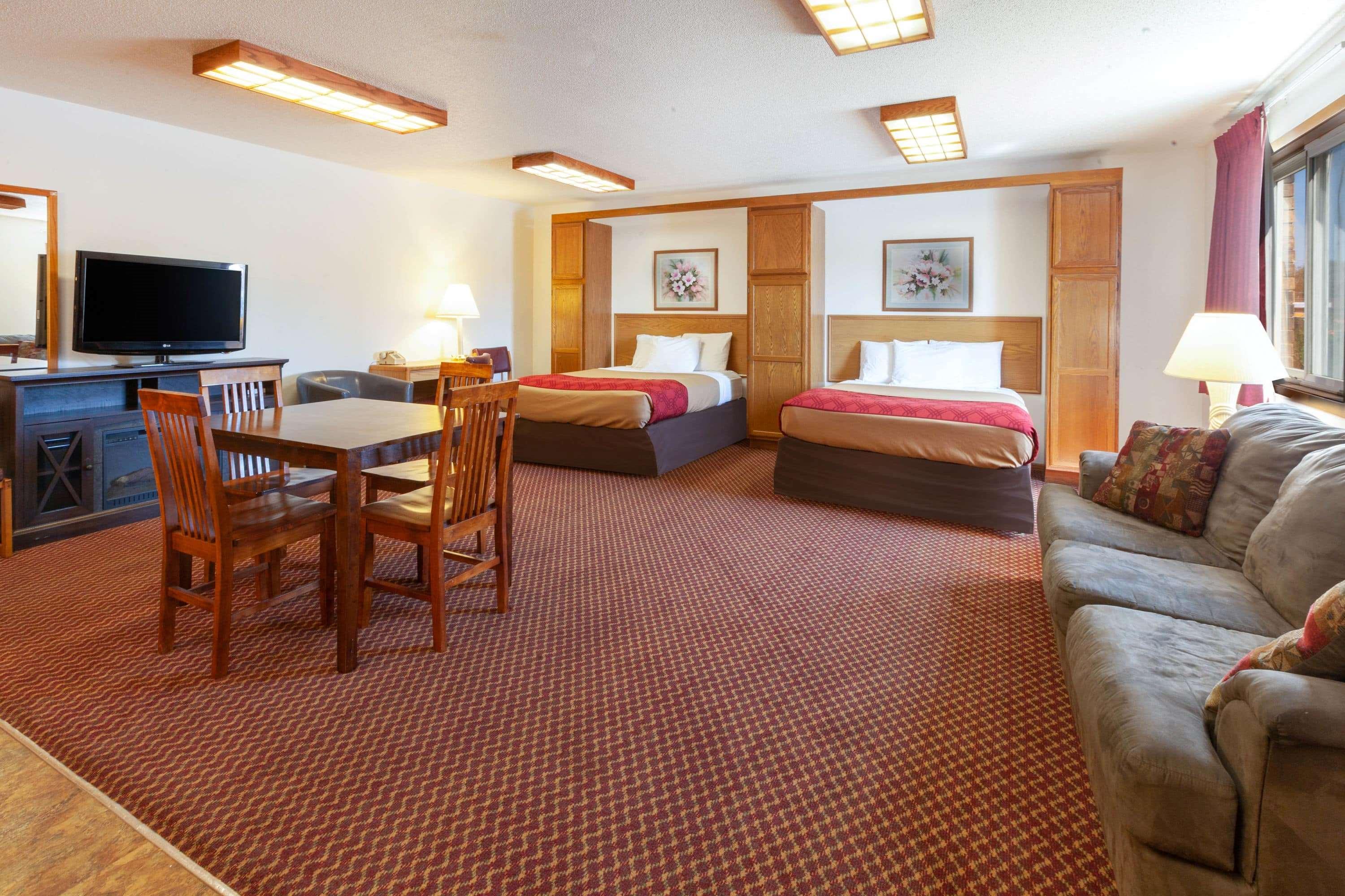 Travelodge By Wyndham Escanaba Exterior photo