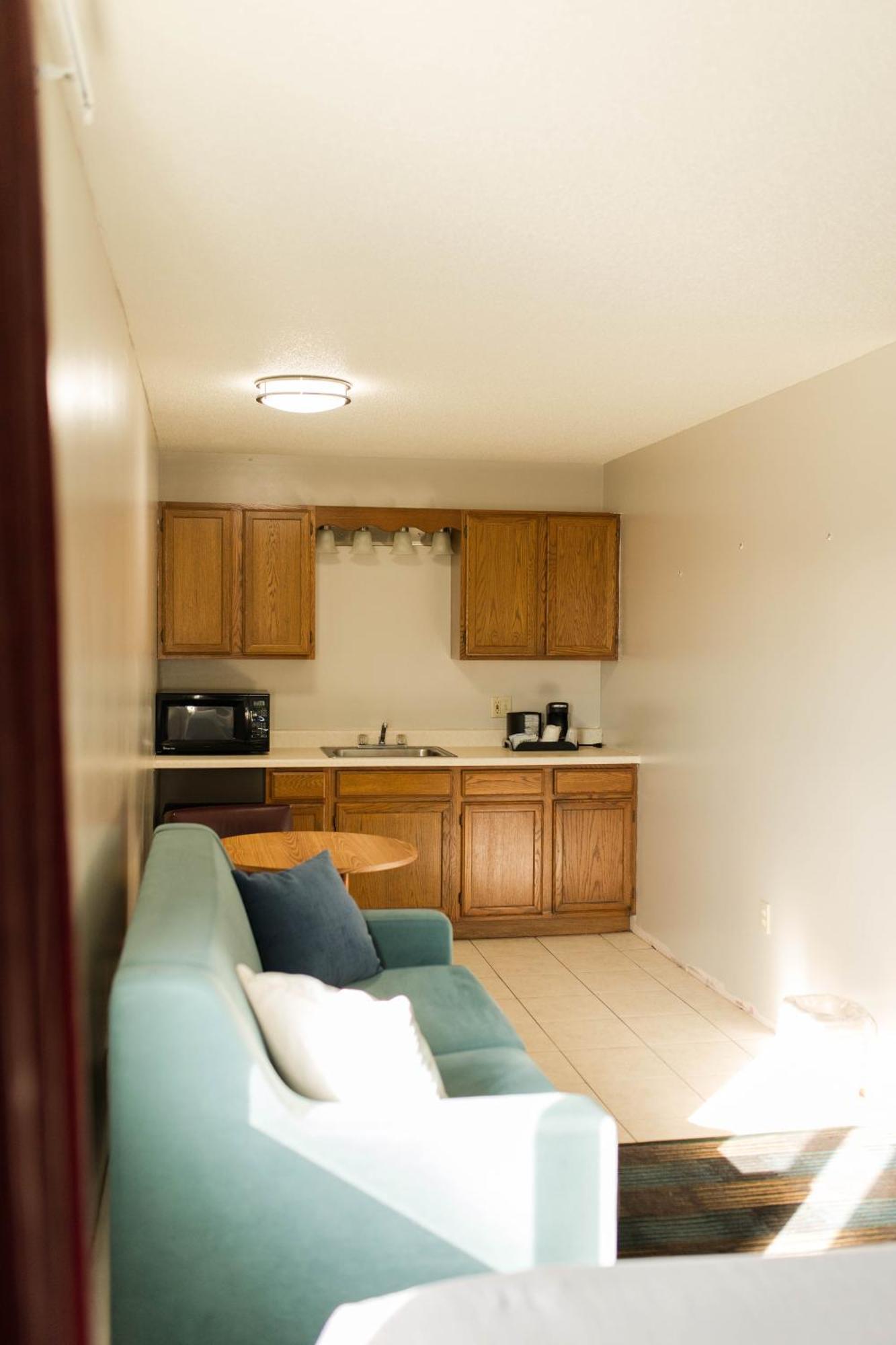 Travelodge By Wyndham Escanaba Exterior photo